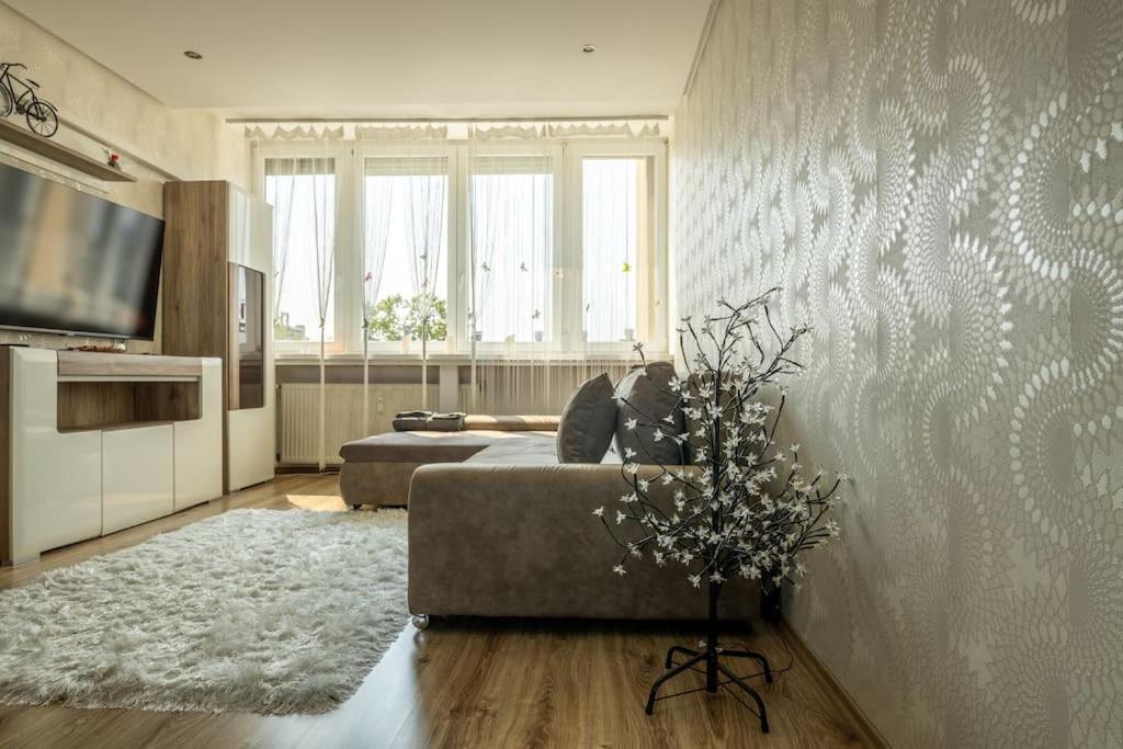 Martonfalvi Penthouse W Jacuzzi Debrecen Extérieur photo